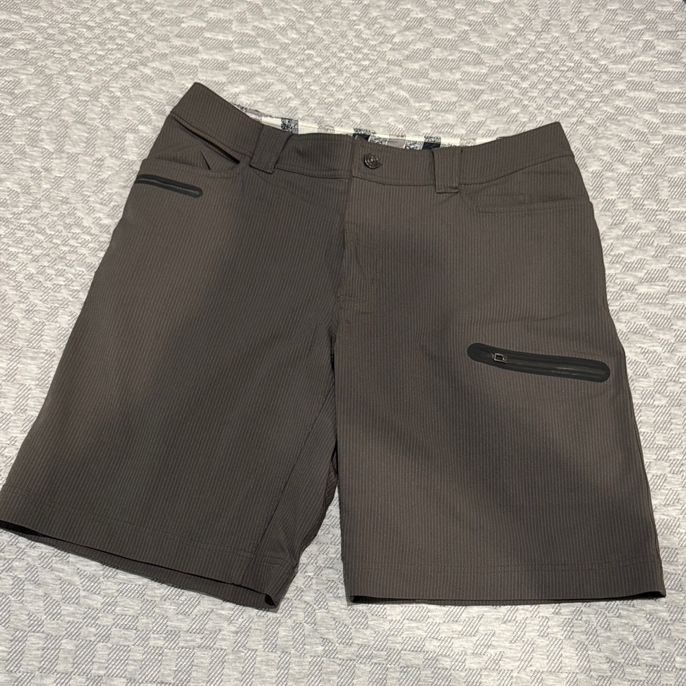 Lululemon Men's Grey Shorts Size 38